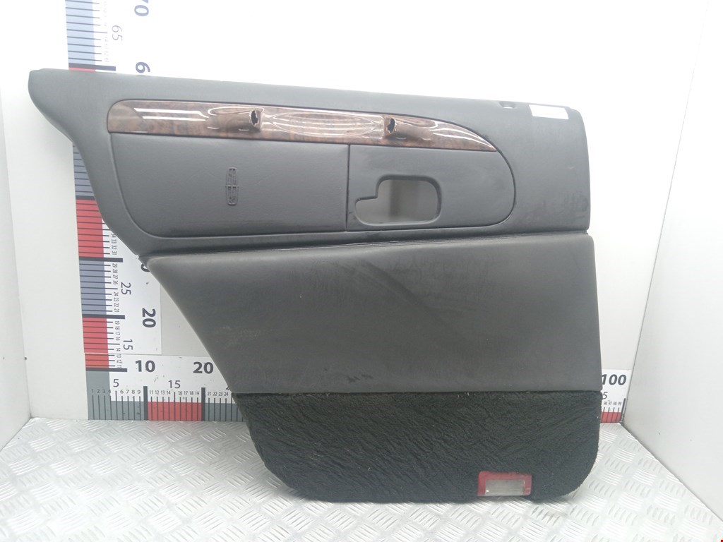 Обшивка двери задняя левая LINCOLN Town Car III 1997-2011