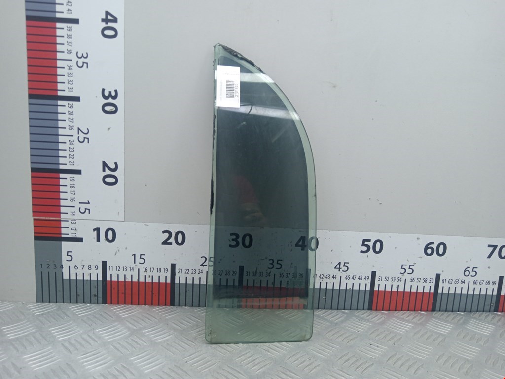 Стекло двери заднее левое LINCOLN Town Car III 1997-2011