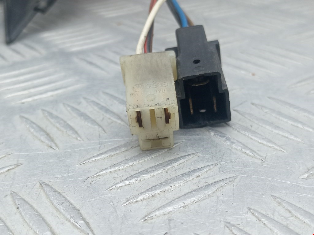 Зеркало правое VOLKSWAGEN Passat B3 1988-1993