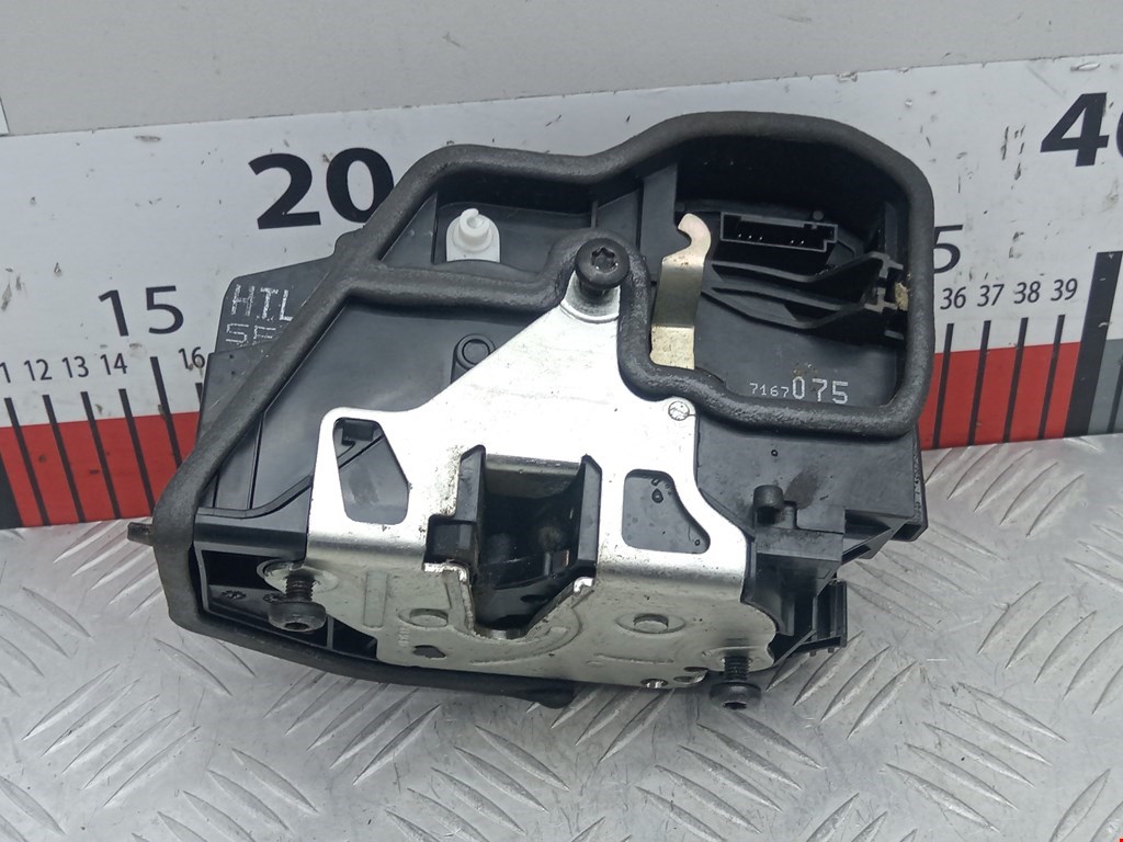 Замок двери задней левой BMW 5er 5 серия E60/E61 2003-2010