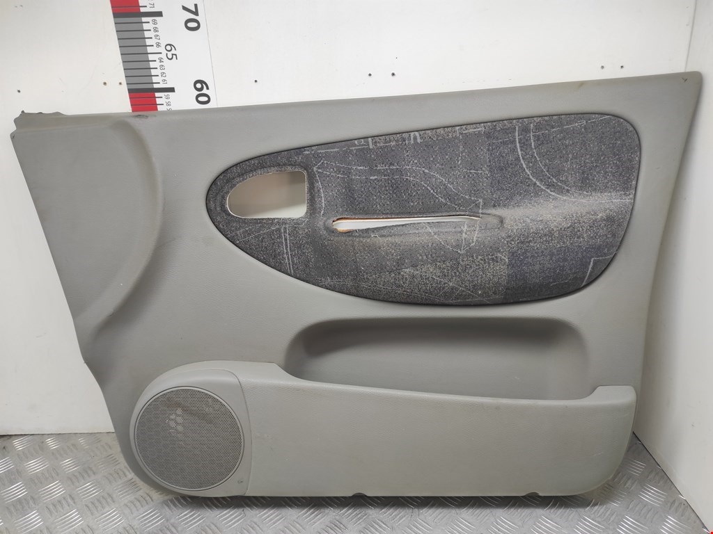 Обшивка двери передняя правая RENAULT Scenic I 1996-2003