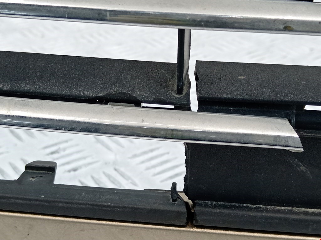 Бампер передний VOLKSWAGEN Touareg 2010-2018