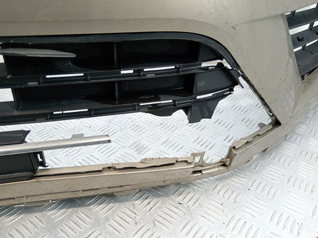 Бампер передний VOLKSWAGEN Touareg 2010-2018