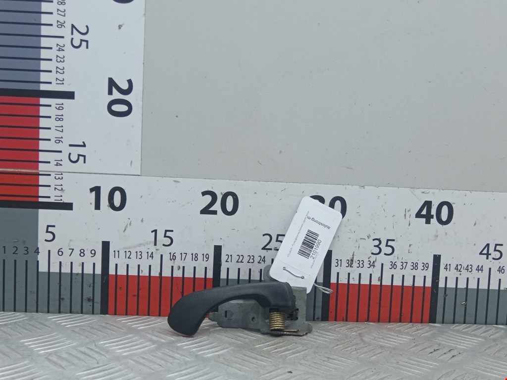 Ручка дверная задняя внутренняя левая MITSUBISHI Carisma 1995-1999