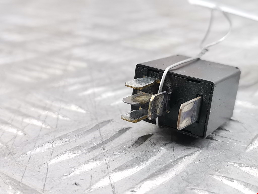 Реле MAZDA Tribute 2000-2007