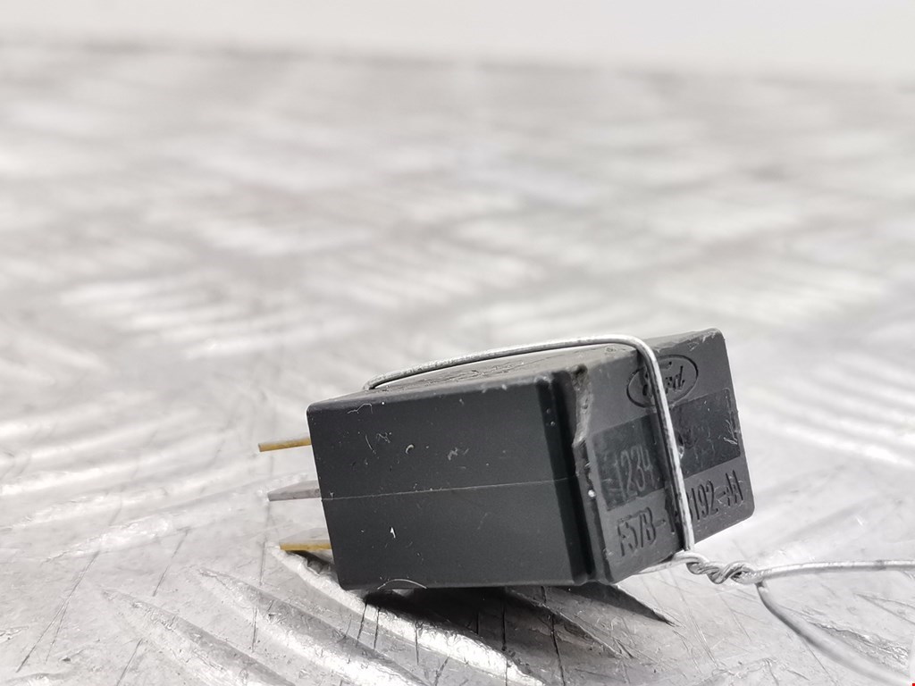 Реле MAZDA Tribute 2000-2007