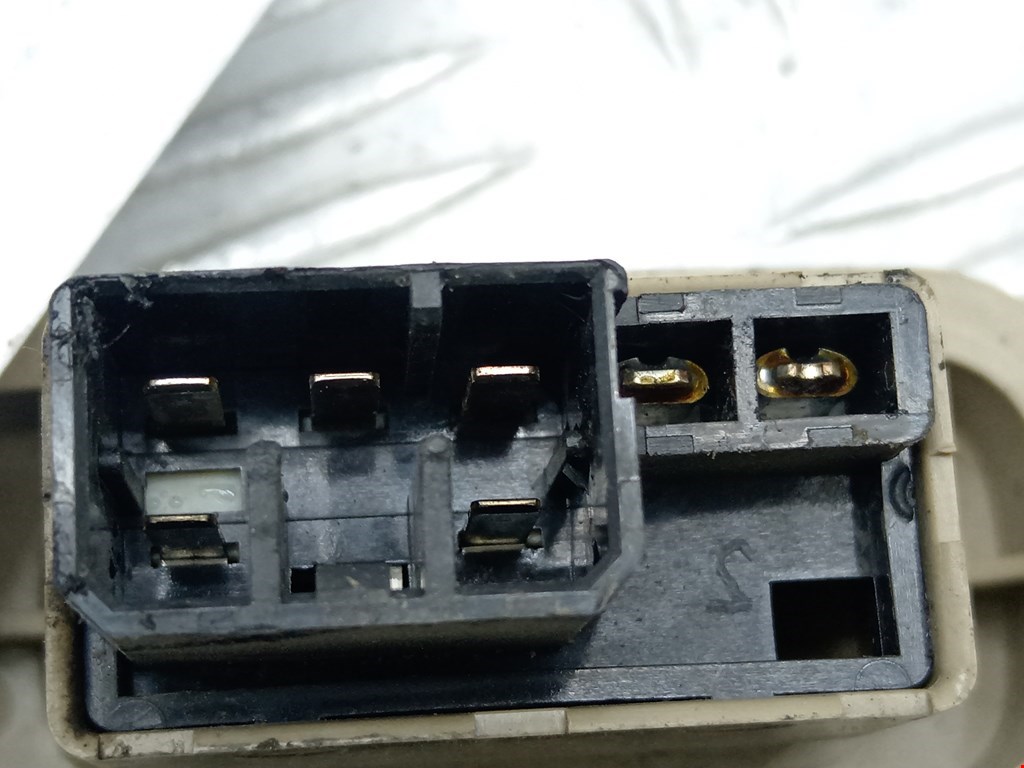 Кнопка стеклоподъемника MAZDA Millenia 1995-2002