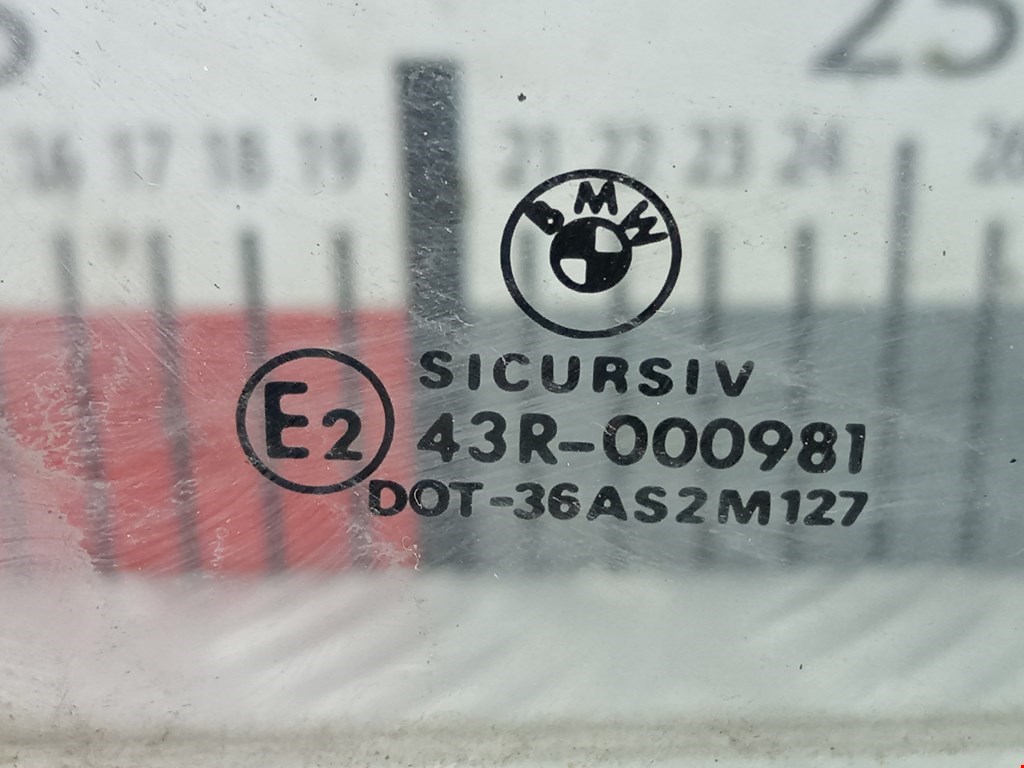 Стекло двери заднее левое BMW 5er 5 серия E39 1995-2004