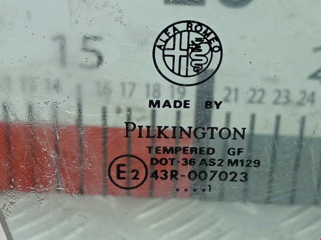 Стекло двери переднее правое ALFA ROMEO 156 1997-2007