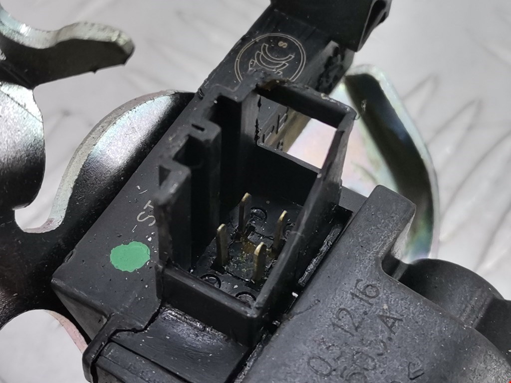 Замок багажника (крышки двери) SKODA Rapid 2012-2020