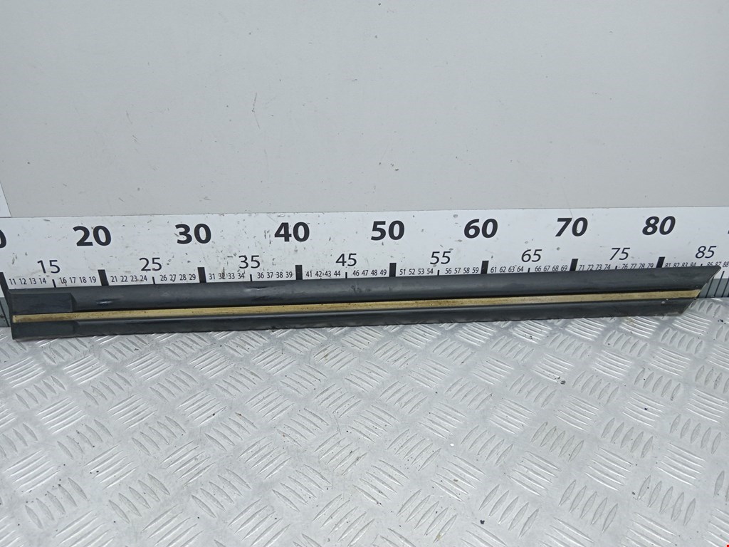 Накладка (молдинг) двери задней левой Opel Astra F (1991-1999)