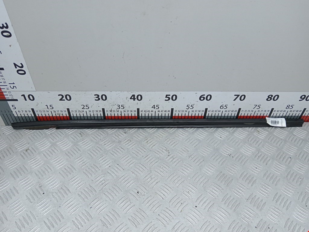 Накладка декоративная (молдинг) стекла двери задней левой Opel Astra F (1991-1999)