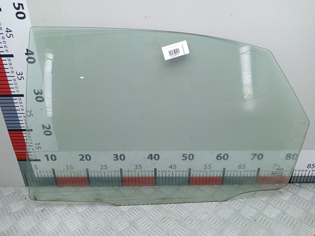 Стекло двери заднее левое TOYOTA Corolla E110 1997-2002