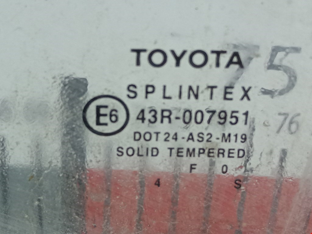 Стекло двери заднее левое TOYOTA Corolla E110 1997-2002