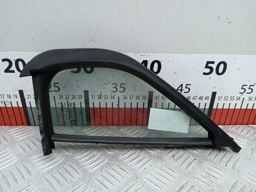 Стекло двери передней правой (форточка) OPEL Agila A 2000-2007