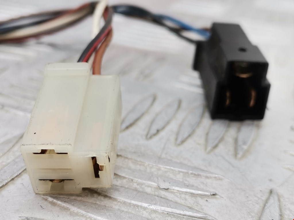 Зеркало левое VOLKSWAGEN Passat B3 1988-1993