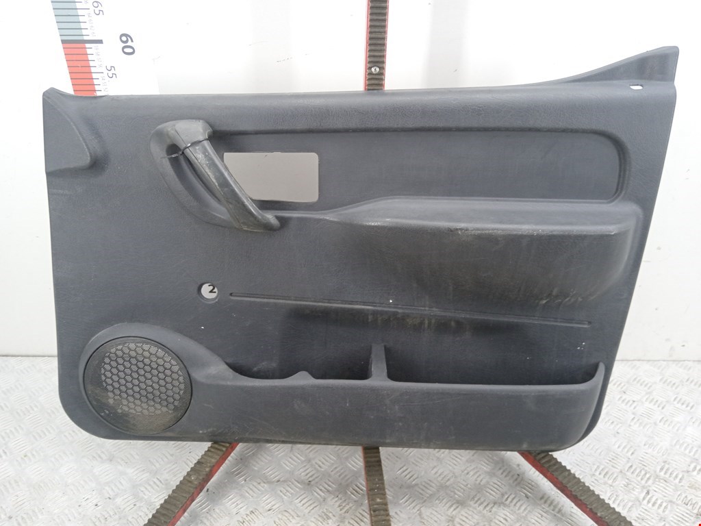 Обшивка двери передняя правая CITROEN Berlingo 1996-2012
