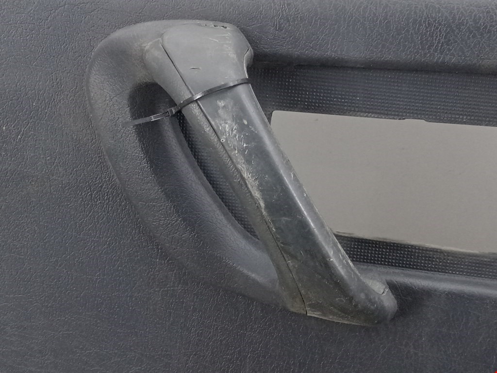 Обшивка двери передняя правая CITROEN Berlingo 1996-2012