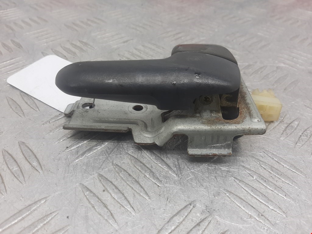 Ручка дверная передняя внутренняя правая MAZDA 323 BA 1994-1998
