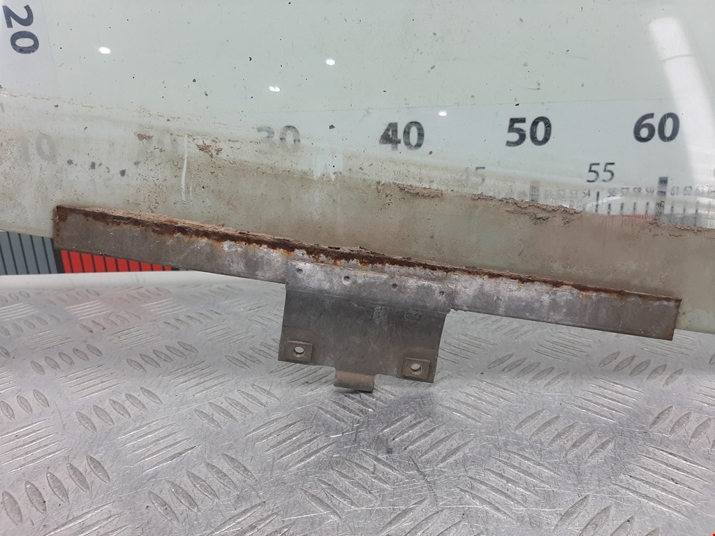 Стекло двери заднее правое VOLKSWAGEN Passat B3 1988-1993