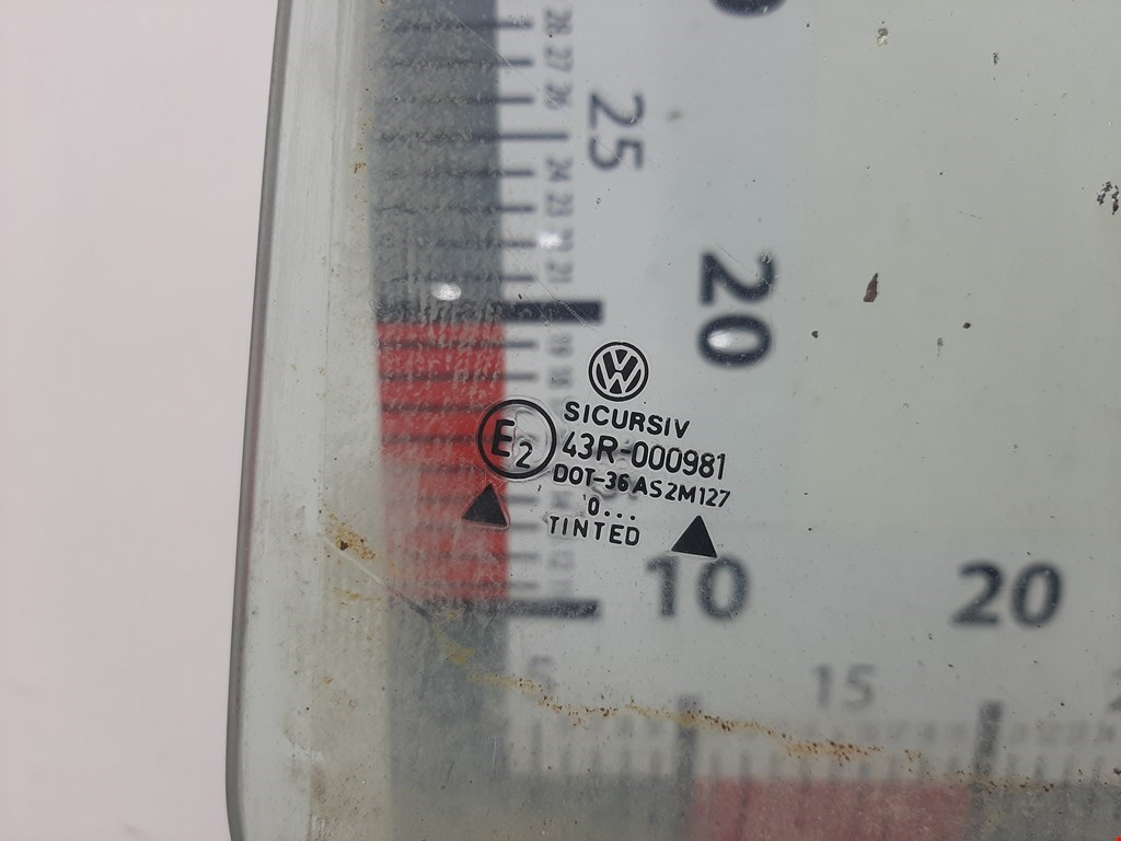 Стекло двери заднее правое VOLKSWAGEN Passat B3 1988-1993