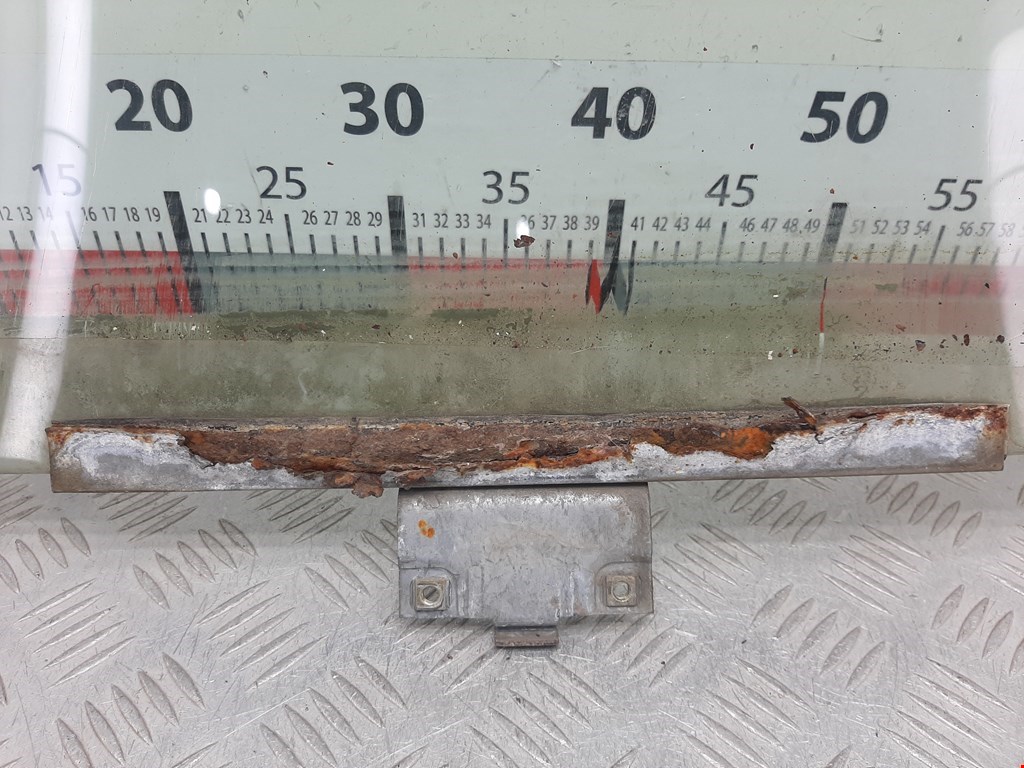 Стекло двери заднее правое VOLKSWAGEN Passat B3 1988-1993