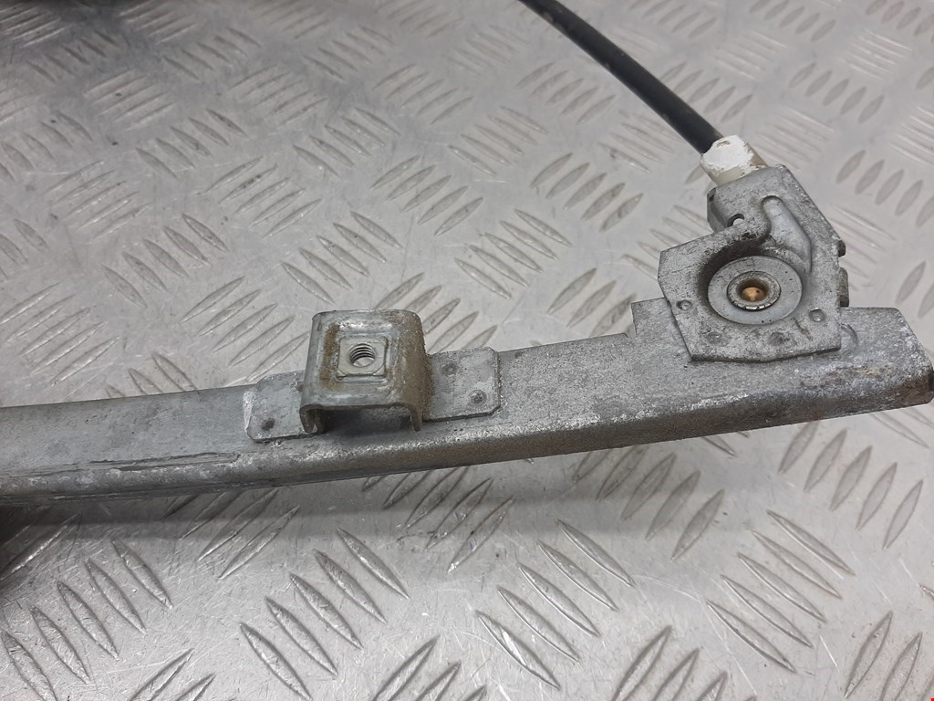 Стеклоподъемник задний правый VOLKSWAGEN Passat B3 1988-1993