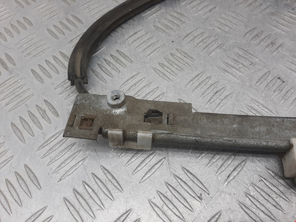 Стеклоподъемник задний правый VOLKSWAGEN Passat B3 1988-1993