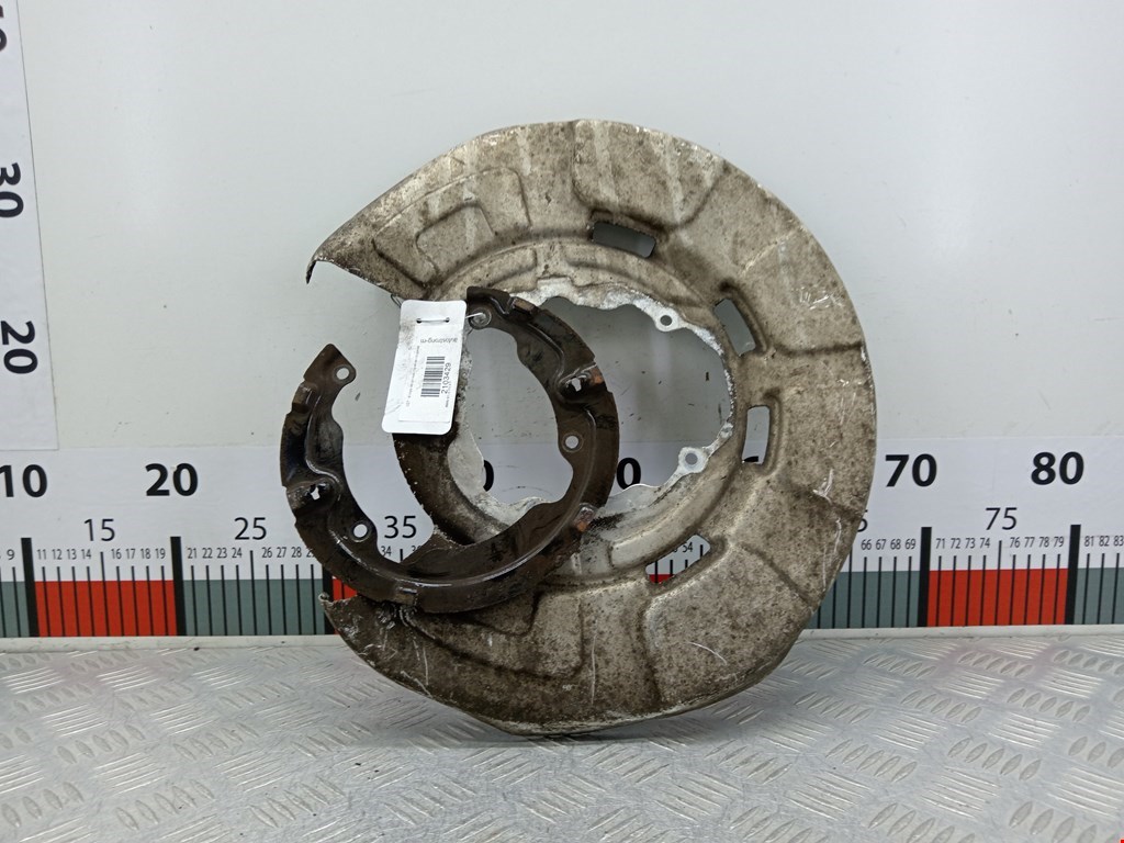 Кожух защитный тормозного диска BMW X5 (E70) (2006-2013)