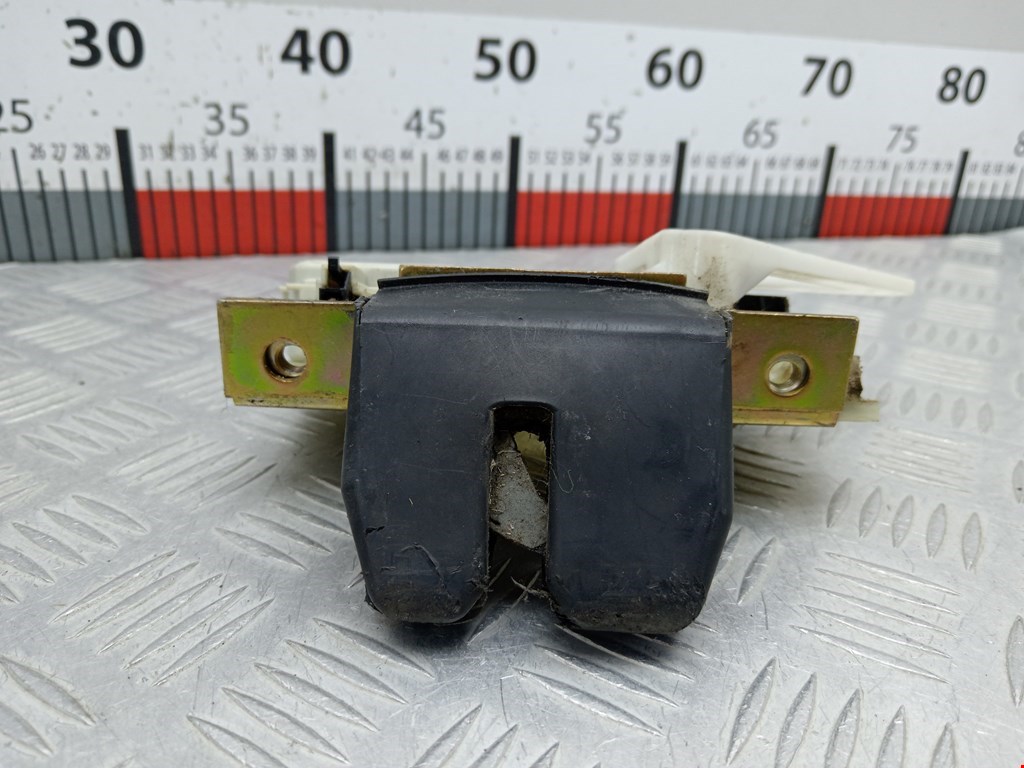 Замок багажника (крышки двери) VOLVO V70 II 2000-2007