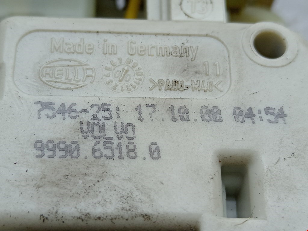Замок багажника (крышки двери) VOLVO V70 II 2000-2007