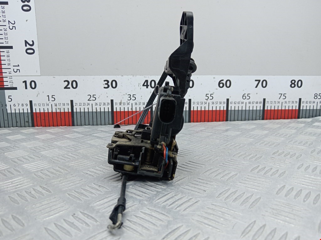 Замок двери передней правой VOLKSWAGEN Golf IV 1997-2003