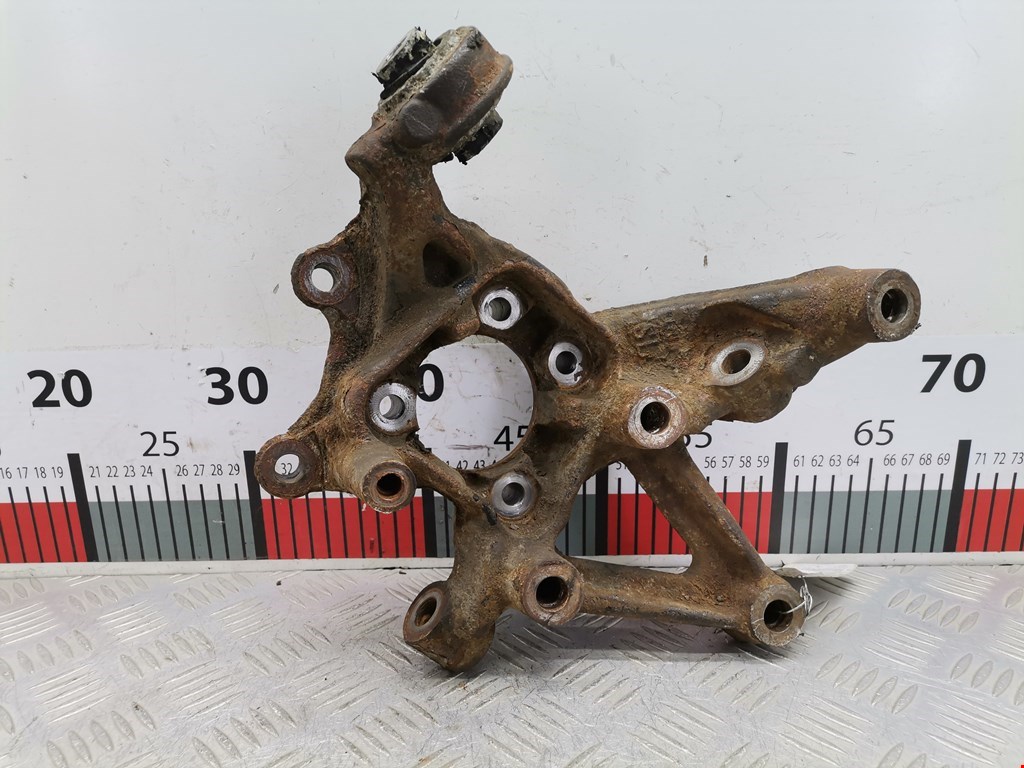 Кулак задний правый Opel Vectra C (2002-2008)