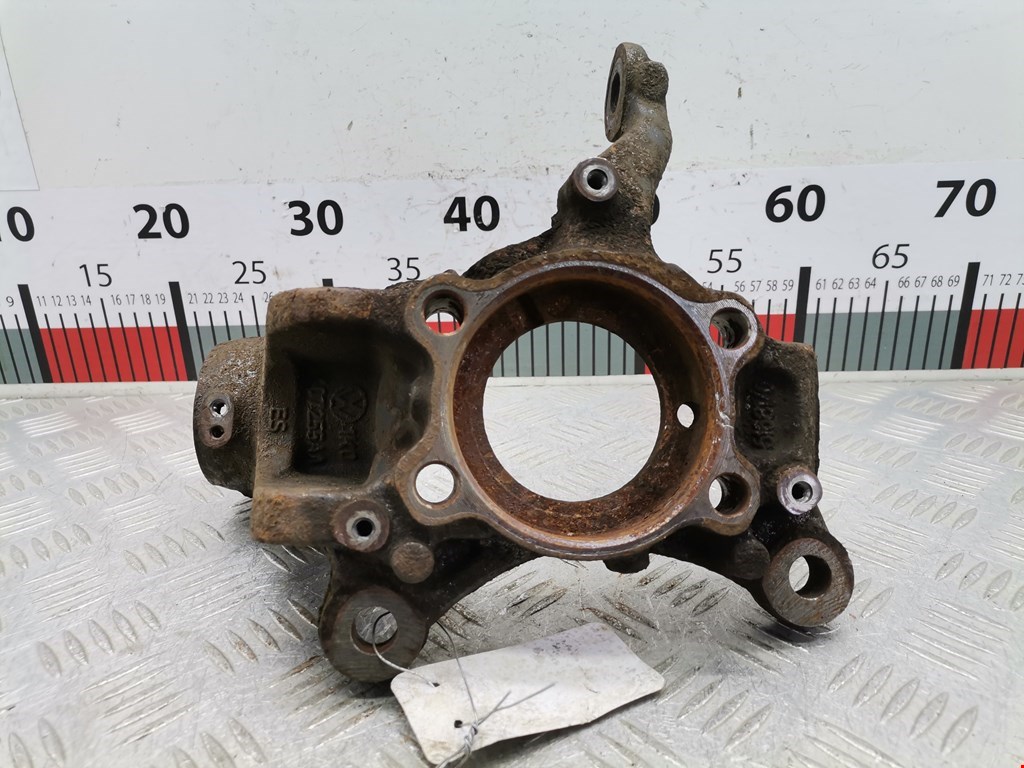 Кулак поворотный левый Volkswagen Scirocco 3 (2008-2023)