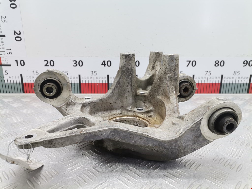 Кулак задний левый Chevrolet Equinox 3 (2017-2023)