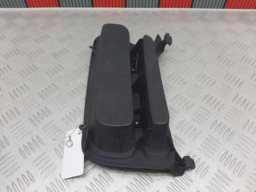 Решетка в бампер TOYOTA Avensis 2003-2008