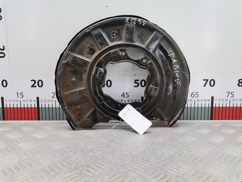 Кожух защитный тормозного диска Mercedes CLS-Class (W218) (2010-2017)