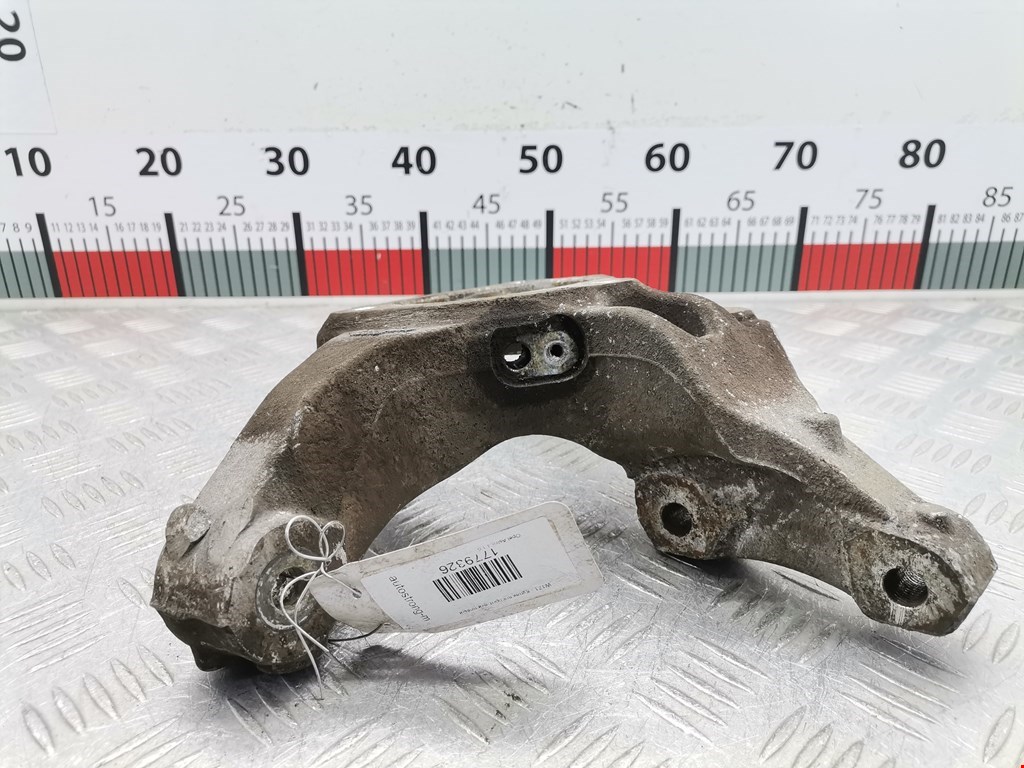 Кулак поворотный левый Opel Astra J (2009-2018)