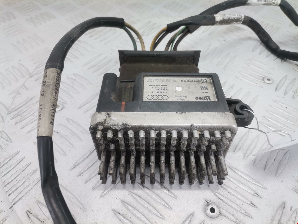 Блок управления вентилятором AUDI A4 B8 2007-2015