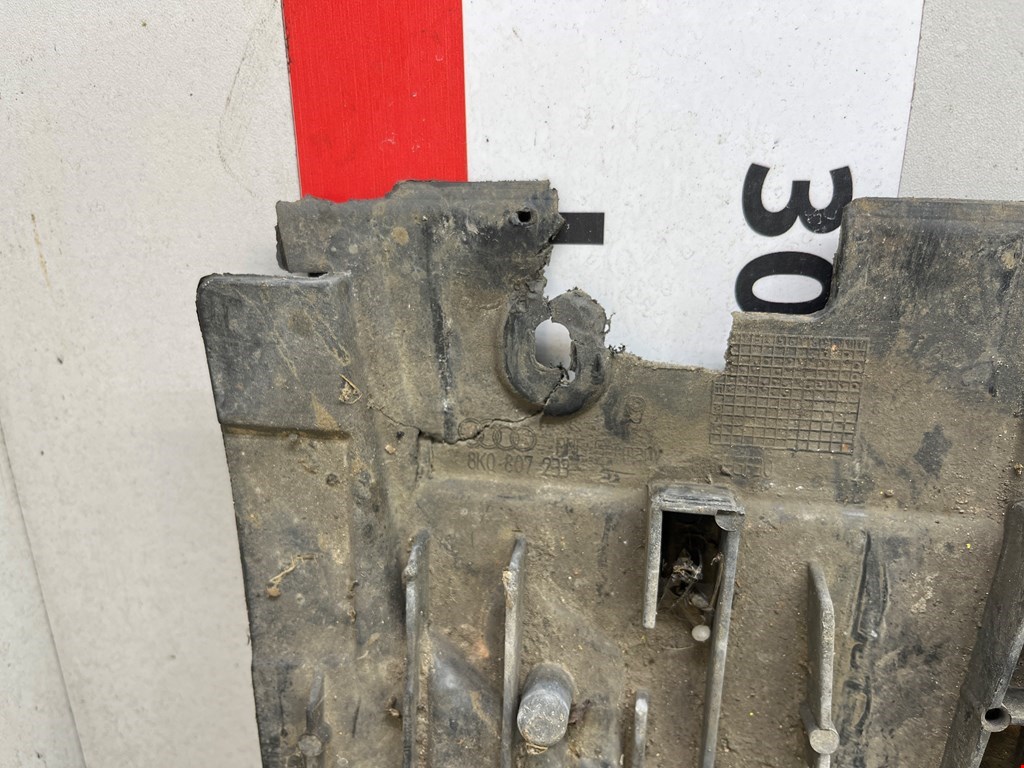 Пыльник (кузов наружные) AUDI A4 B8 2007-2015