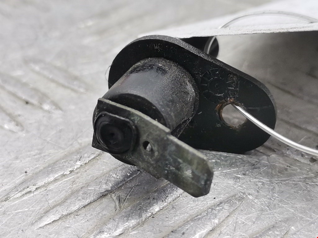 Выключатель концевой (концевик) FIAT Bravo 1995-2001