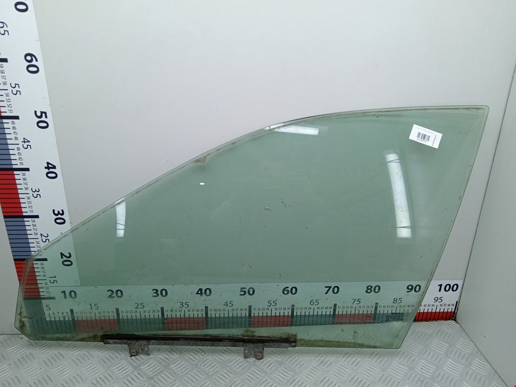 Стекло двери переднее левое RENAULT Laguna 1993-2000