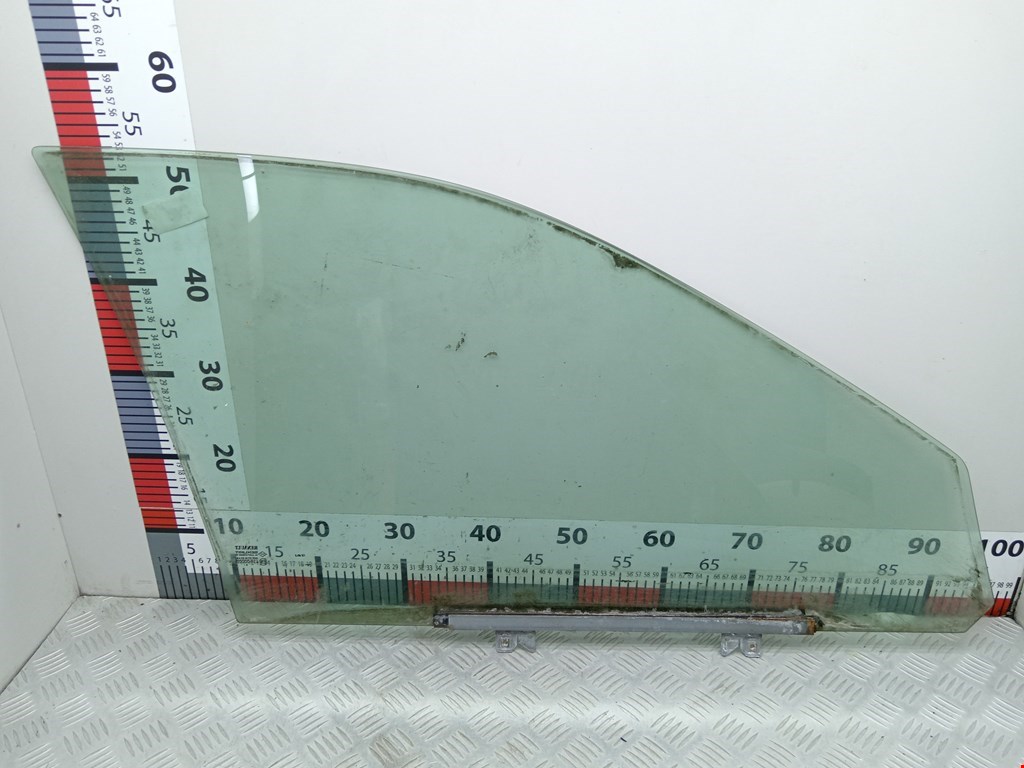 Стекло двери переднее левое RENAULT Laguna 1993-2000