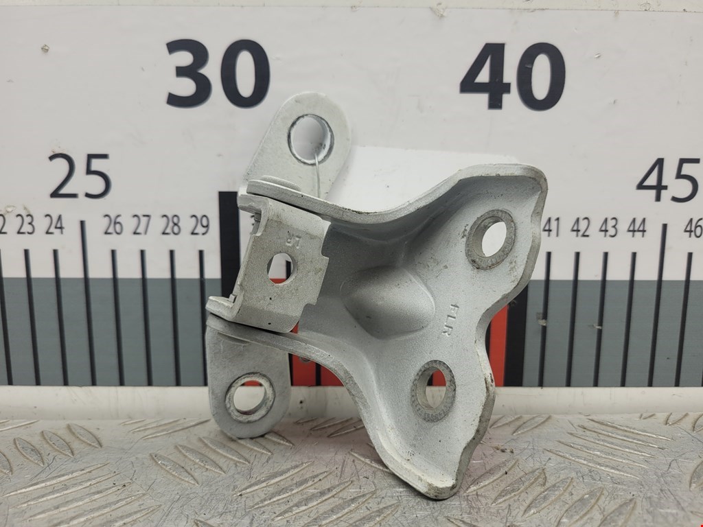 Петля двери передней правой Hyundai Solaris 1 (RB) (2010-2017)