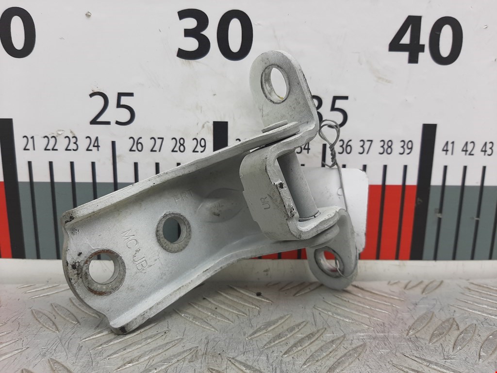 Петля двери передней правой Hyundai Solaris 1 (RB) (2010-2017)