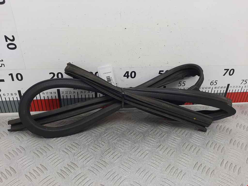 Уплотнитель двери ROVER 200 III R3 1995-1999