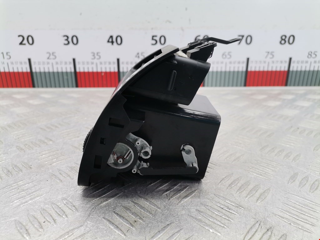 Дефлектор воздушный VOLKSWAGEN Touran 2003-2010