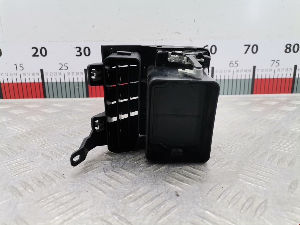 Дефлектор воздушный VOLKSWAGEN Touran 2003-2010