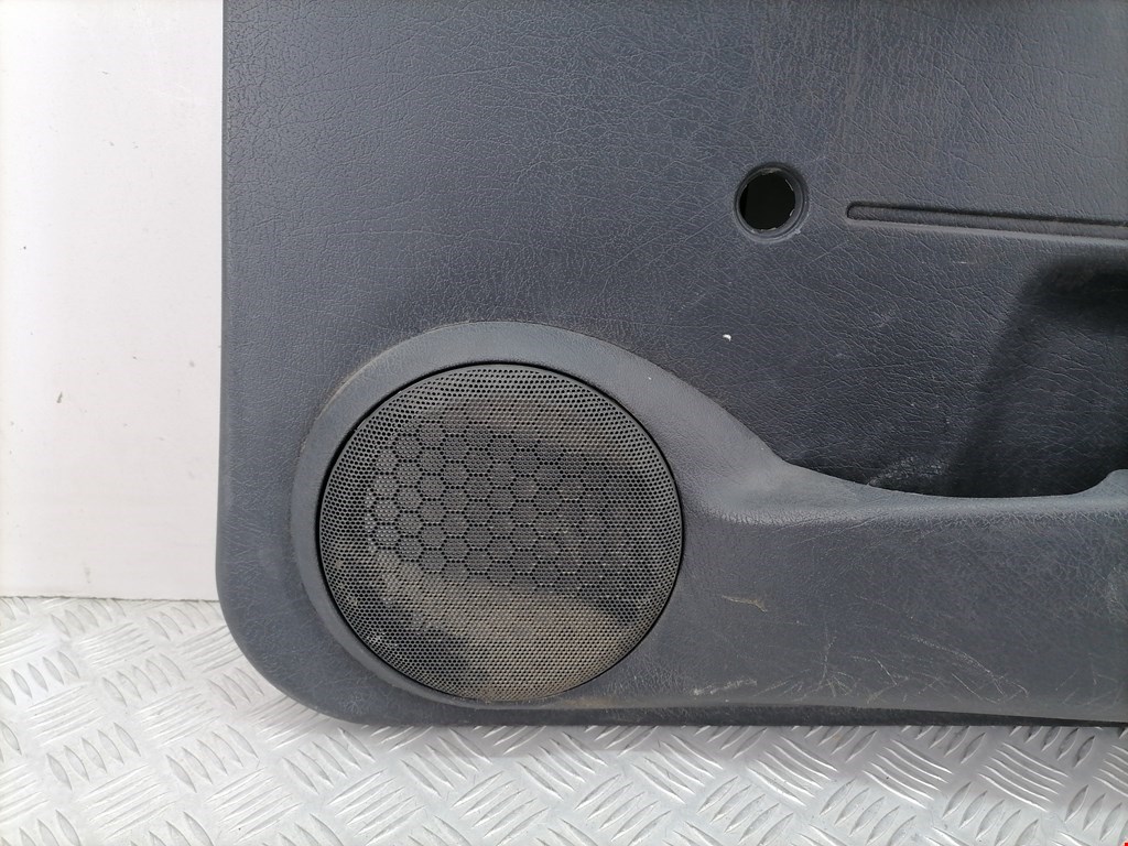 Обшивка двери передняя правая CITROEN Berlingo 1996-2012