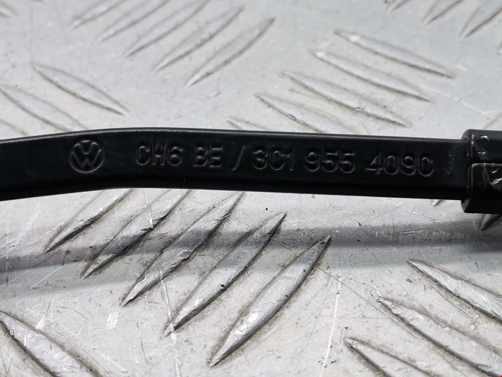 Поводок дворников передний левый/ правый VOLKSWAGEN Passat B6 2005-2011